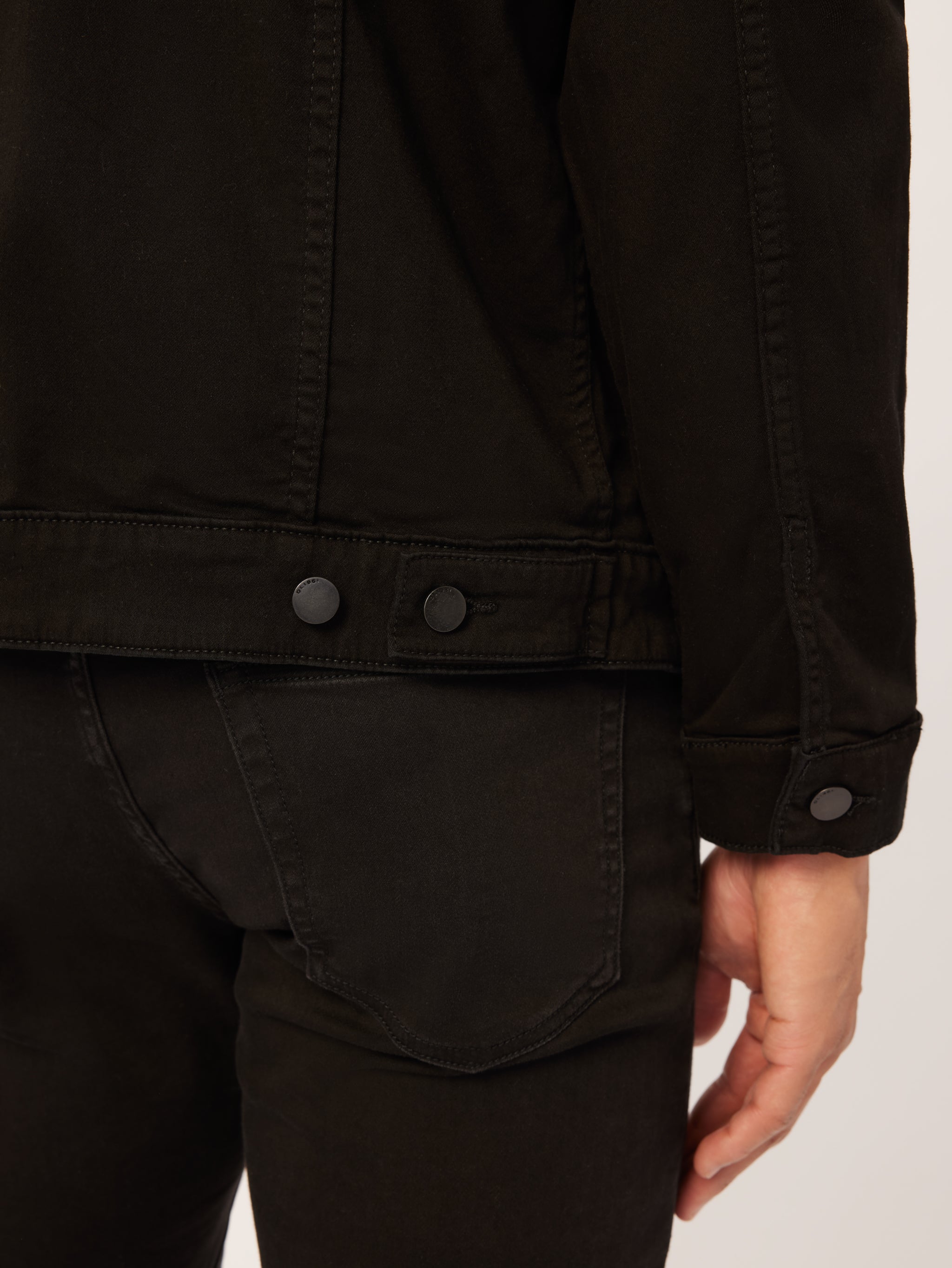 Vaughn Trucker | Cavern