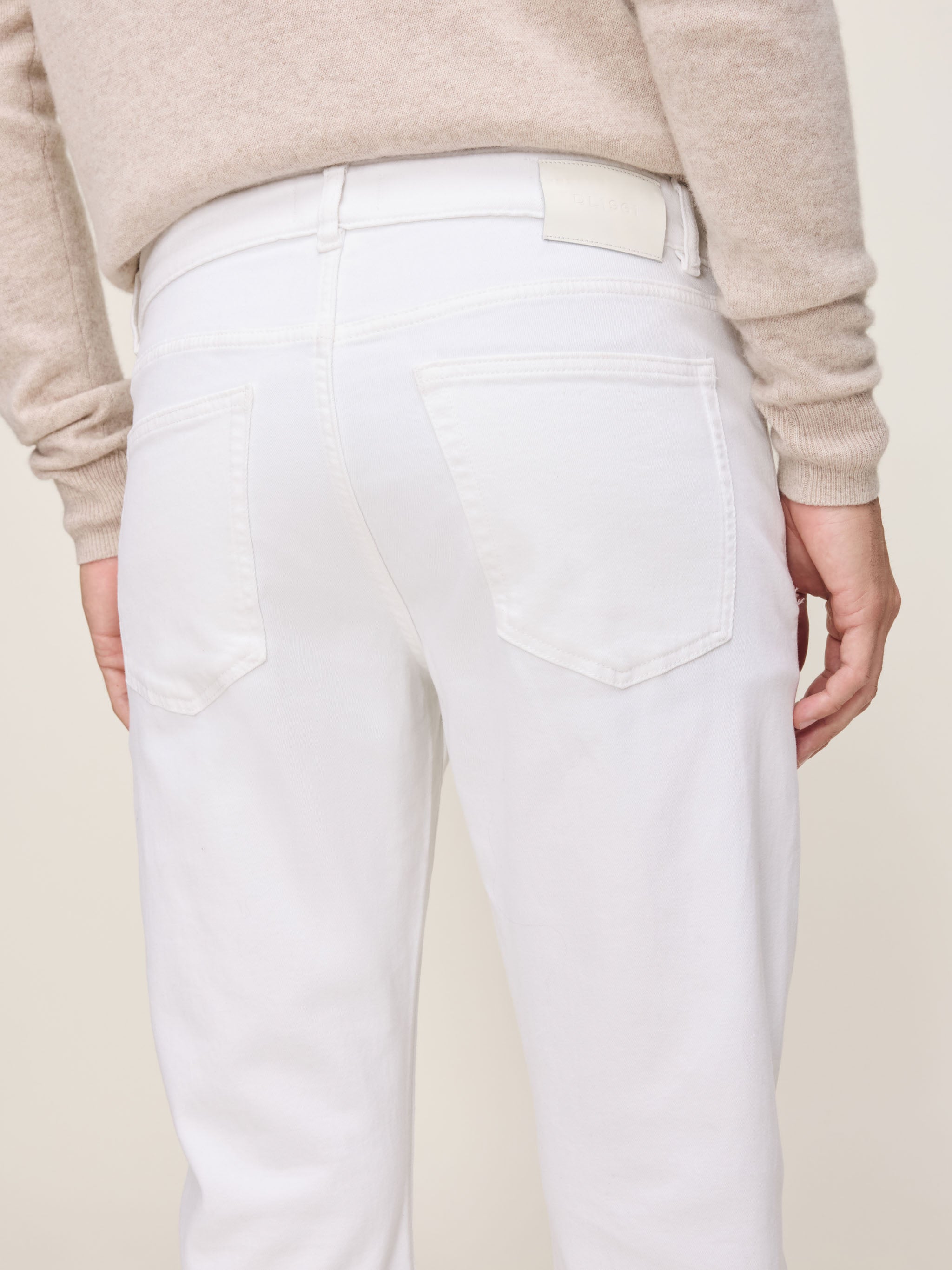 Russell Slim Straight Jeans | Whiteout