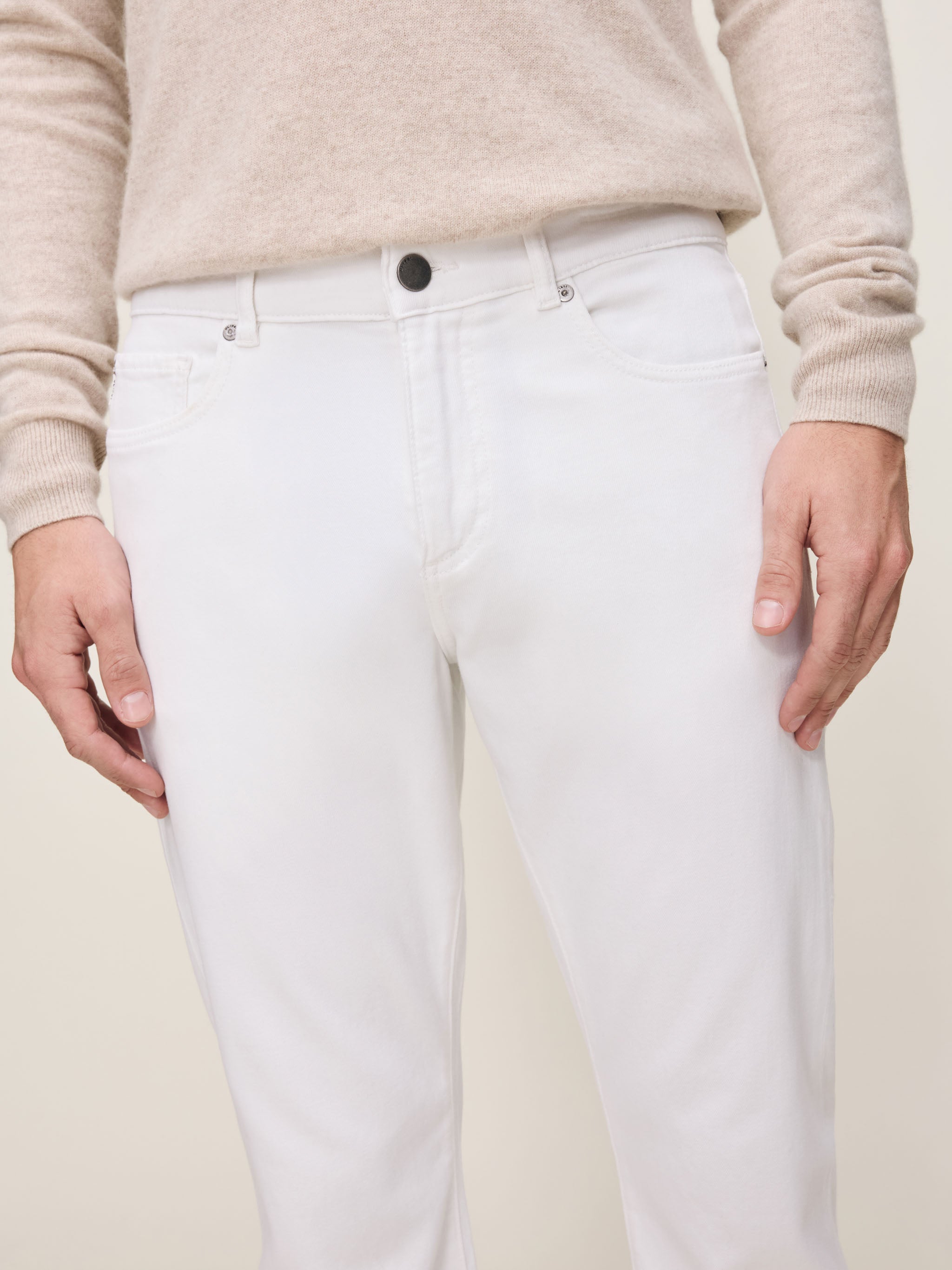 Russell Slim Straight Jeans | Whiteout