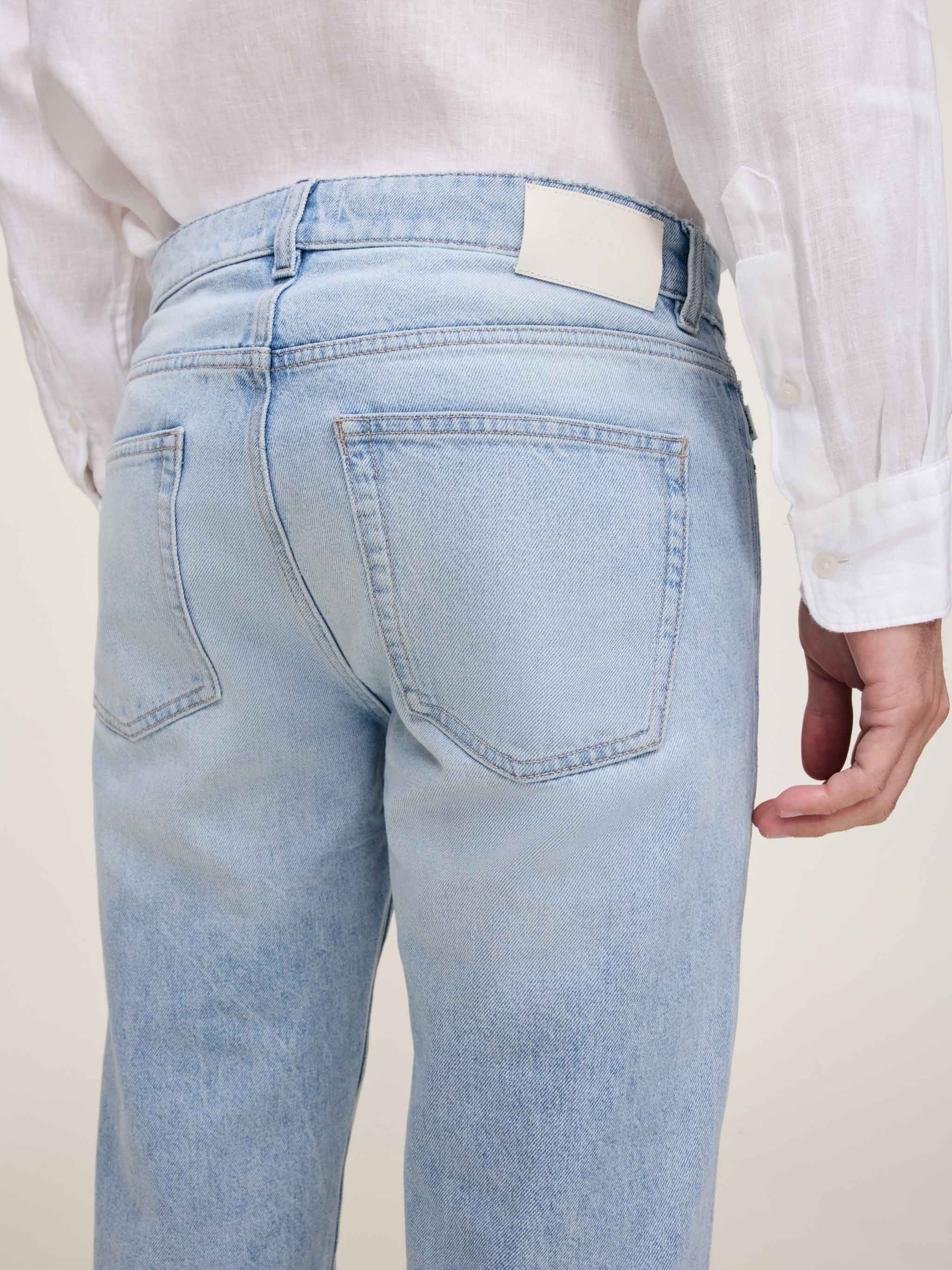 Noah Rigid Straight Jeans | Blue Mist