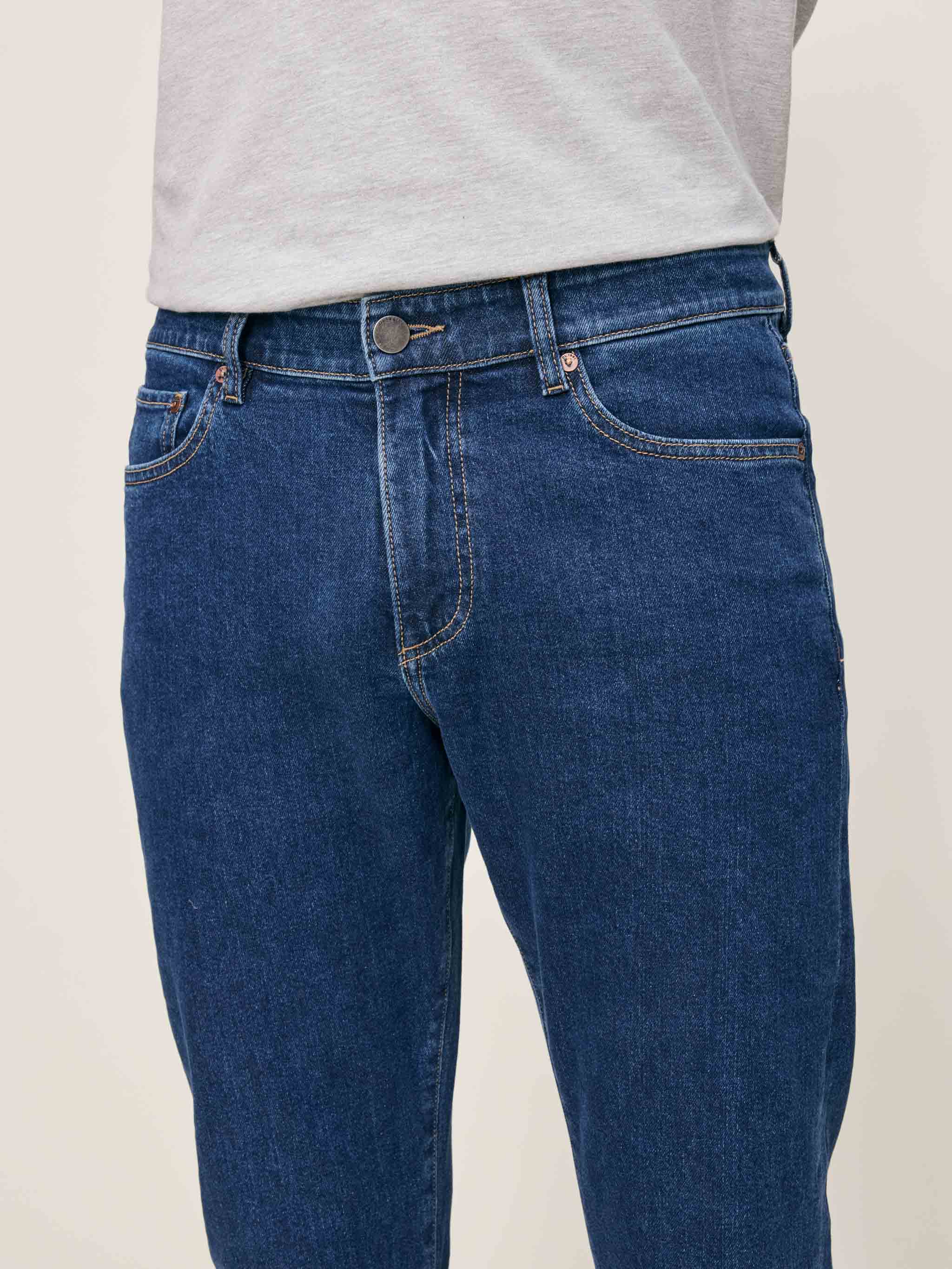 Russell Slim Straight Jeans | Clearwater