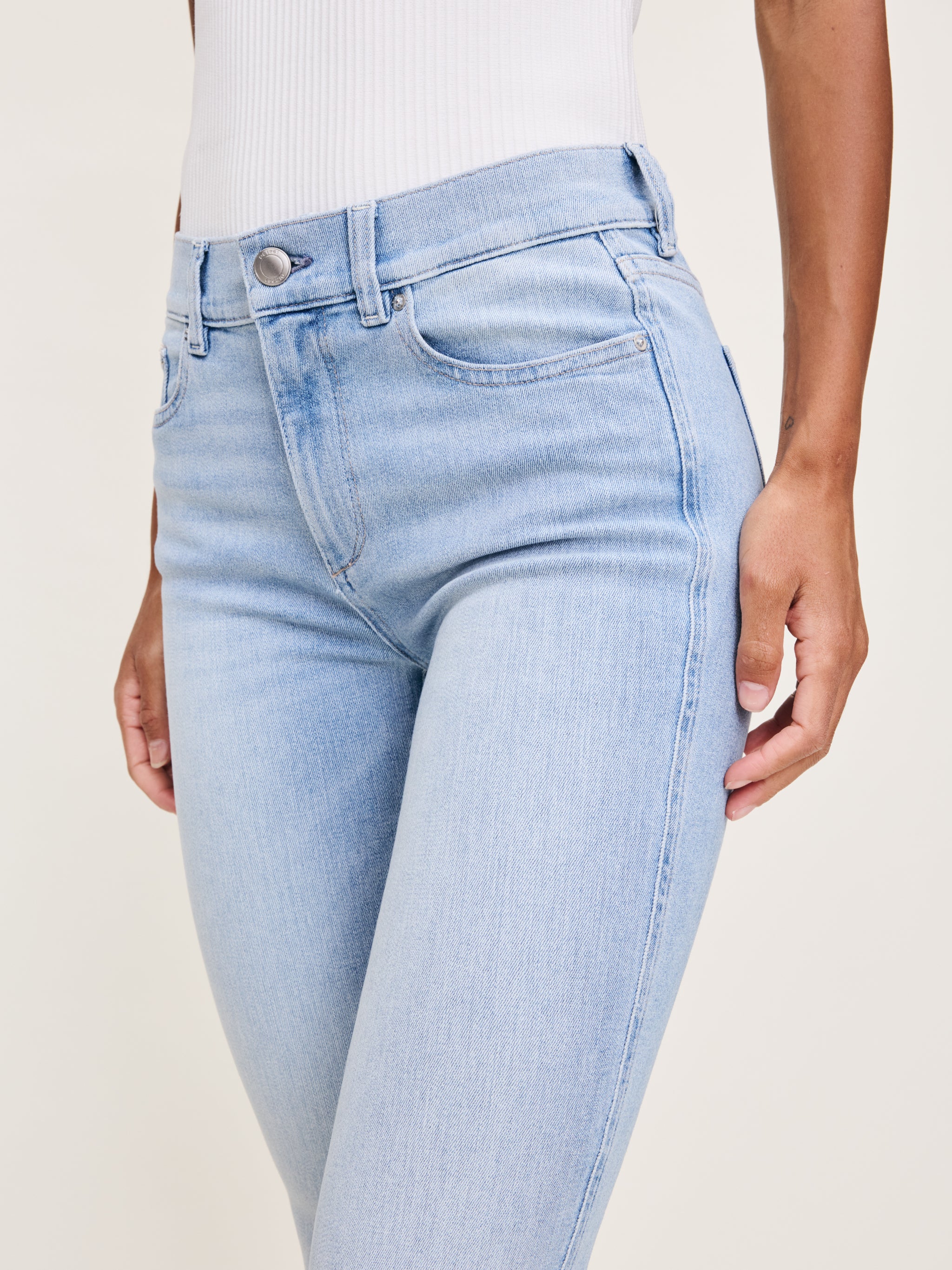 Mara Straight Mid Rise Instasculpt™ Ankle Jeans | Atlantic