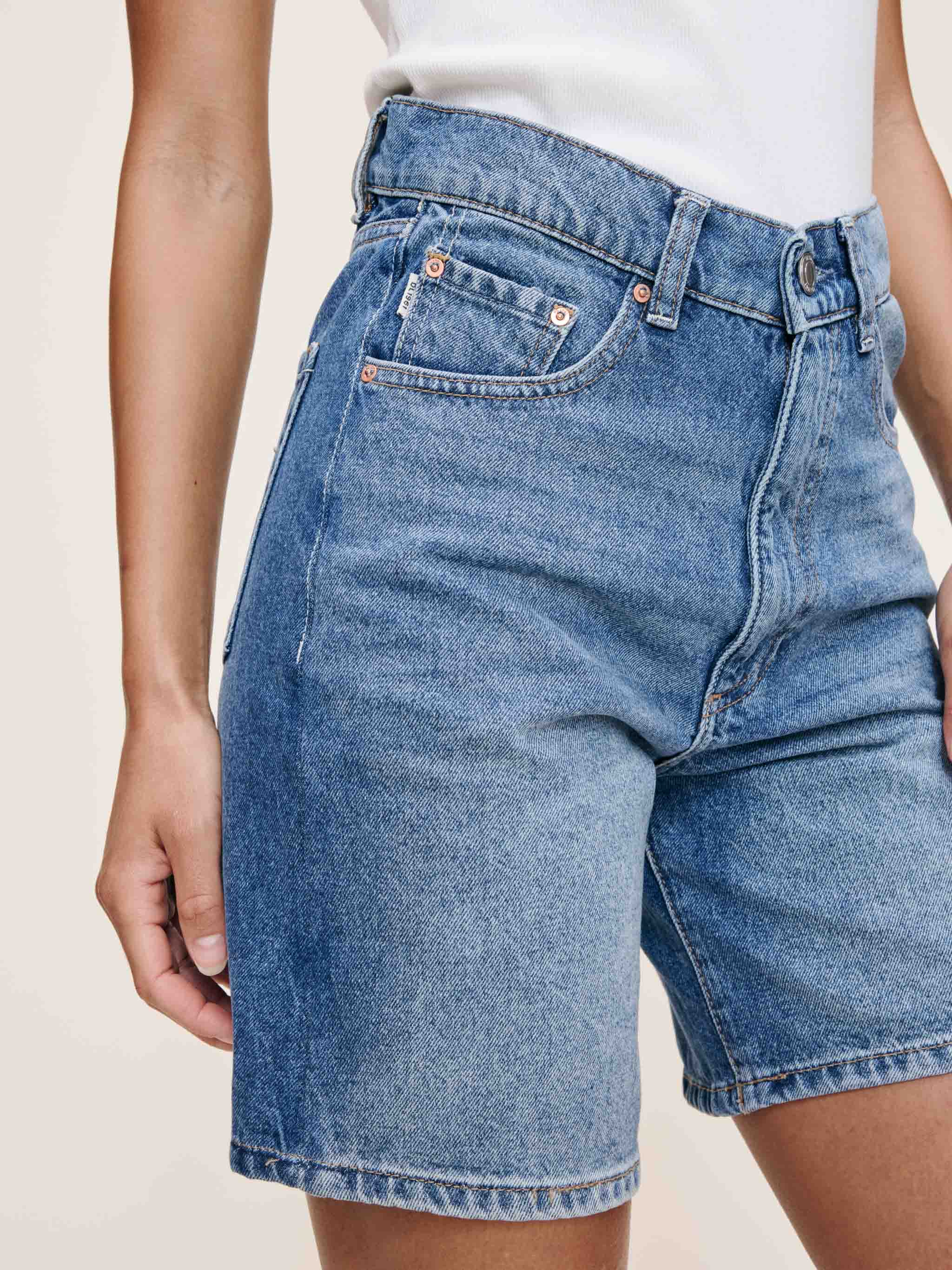 women's barrel blue jean