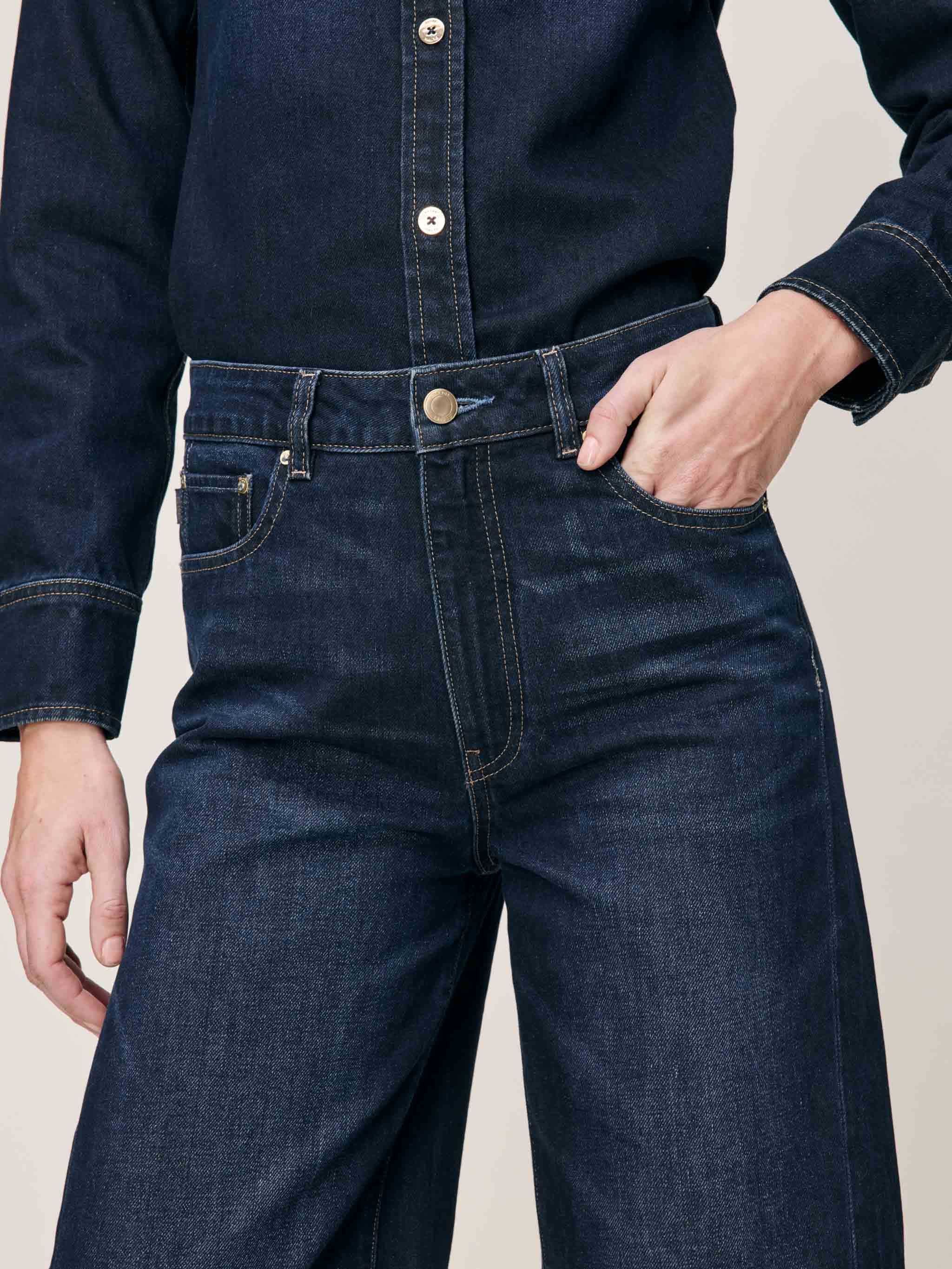 women's straight blue jean