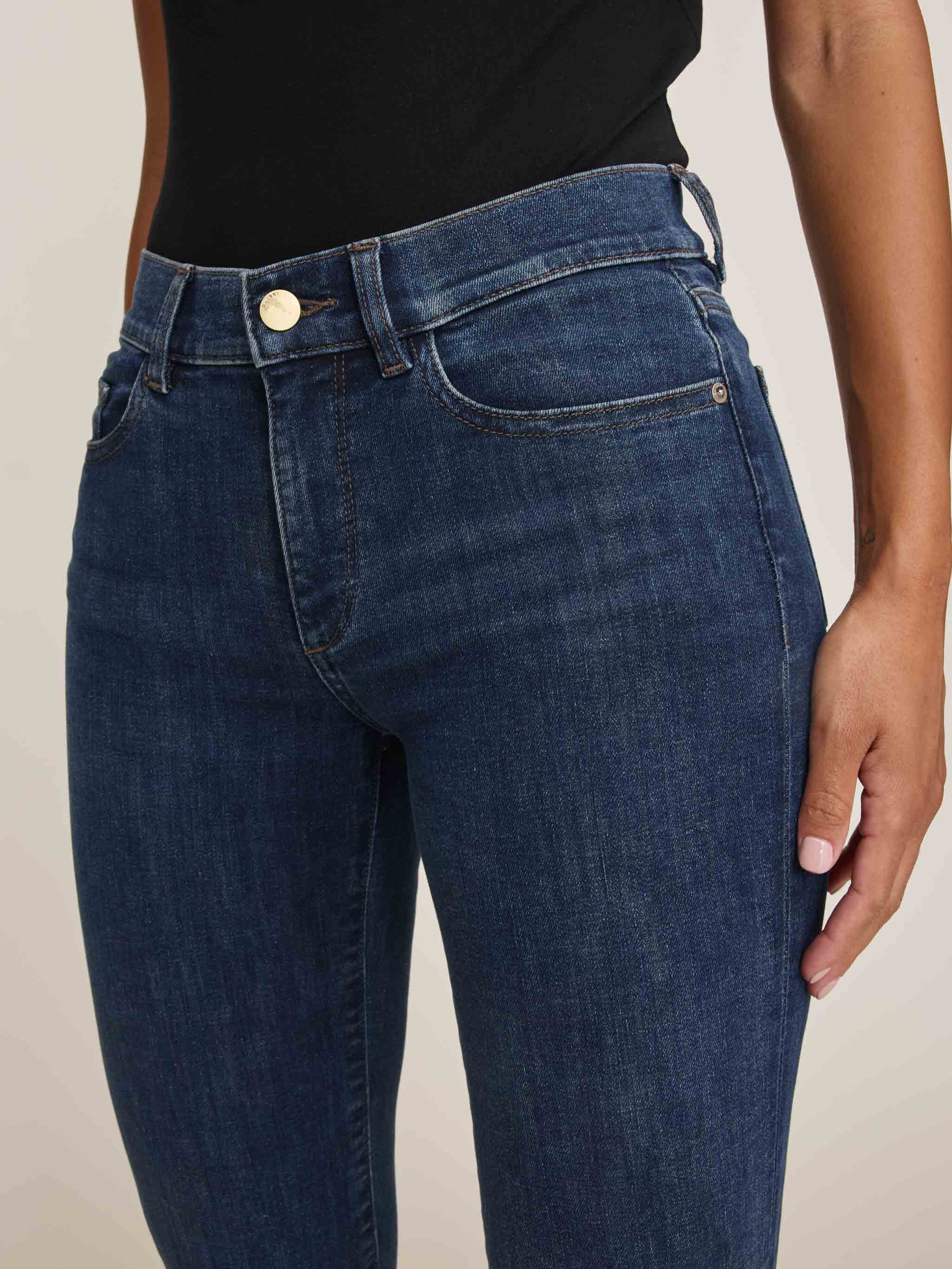 women's straight blue jean
