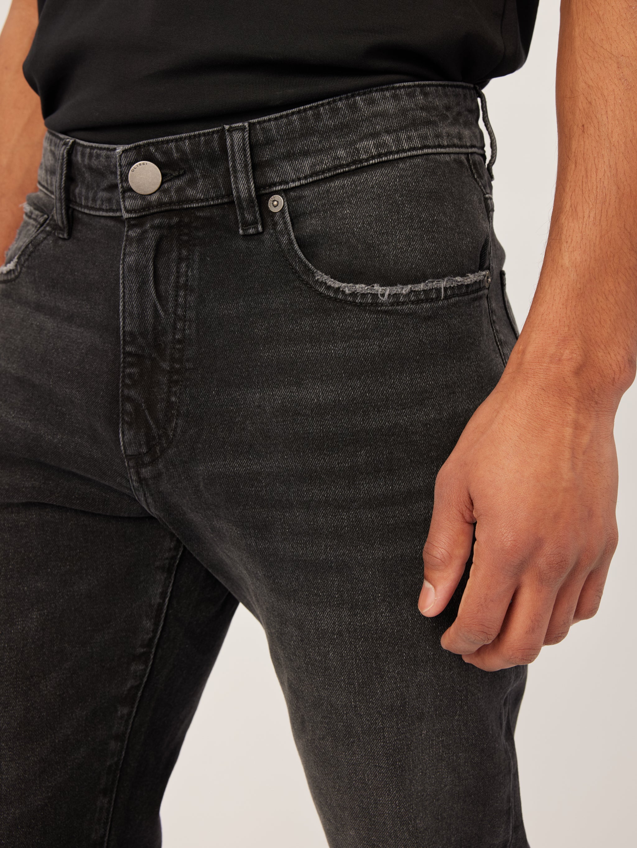 Theo Relaxed Tapered Jeans | Nightshade
