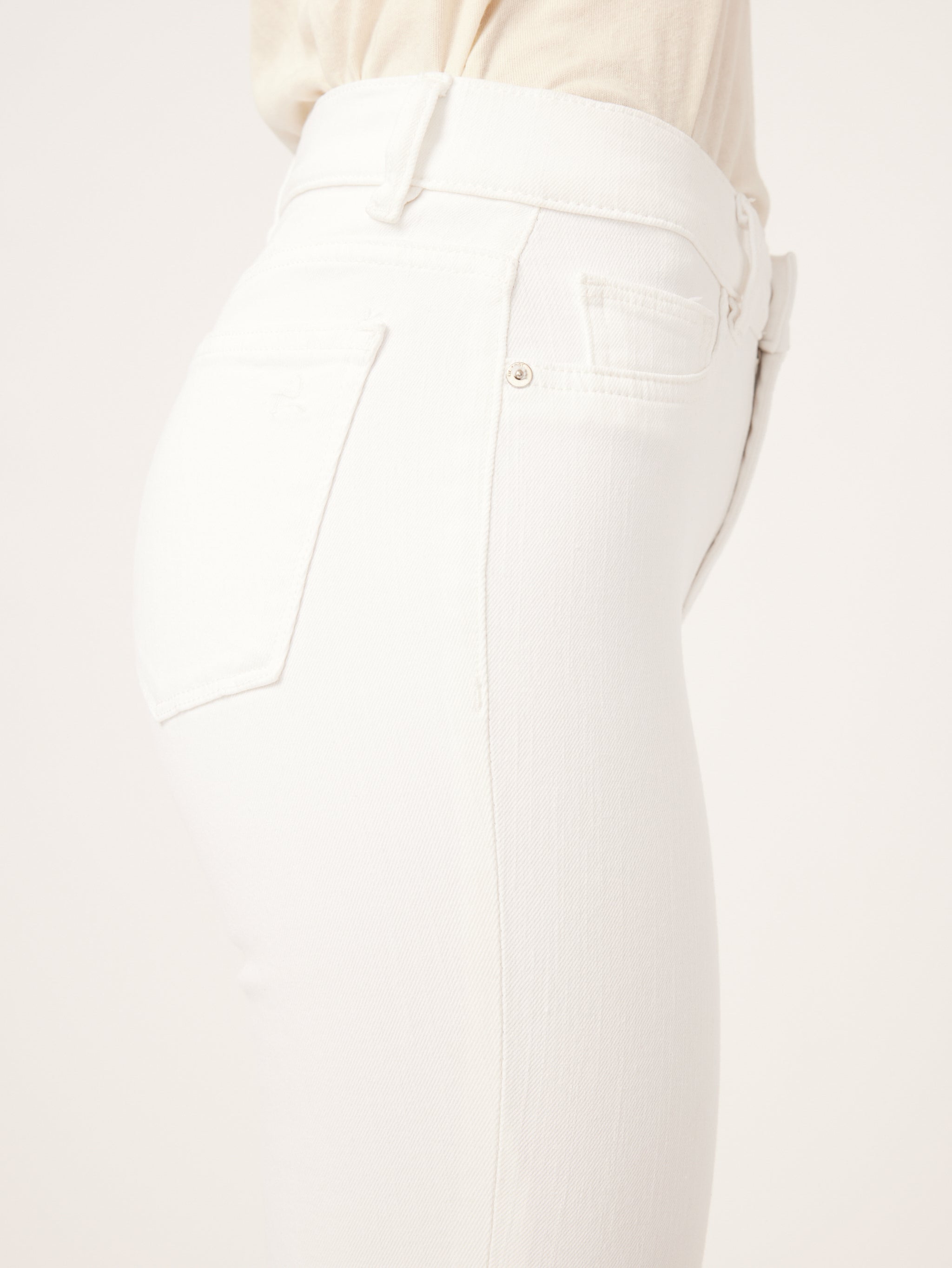 Mara Straight Mid Rise Instasculpt Ankle | Milk