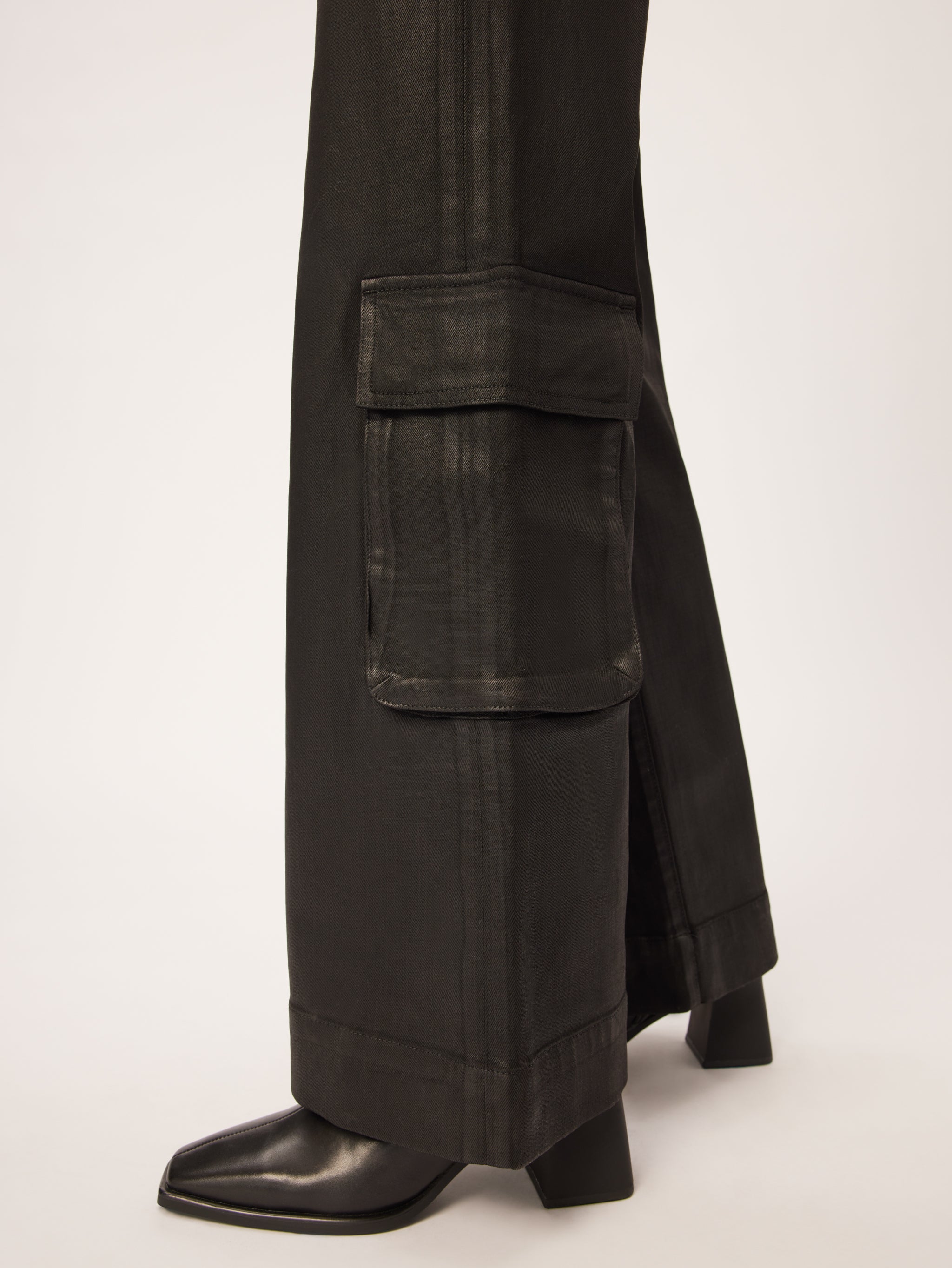 Hepburn Wide Leg  High Rise Vintage 32" | Black Coated Cargo