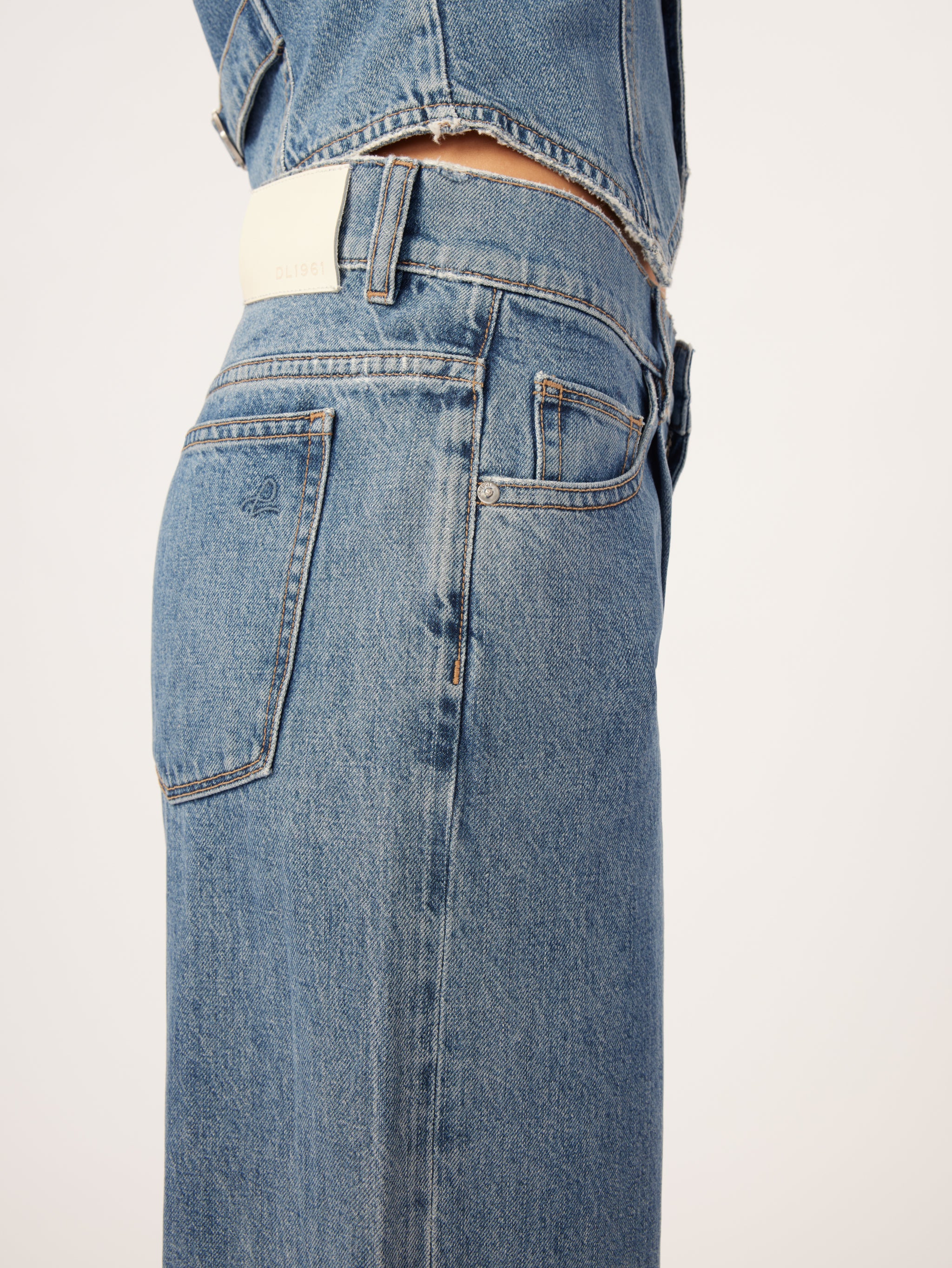 Isabel Wide Leg Mid Rise Vintage Jeans | Lt. Oasis