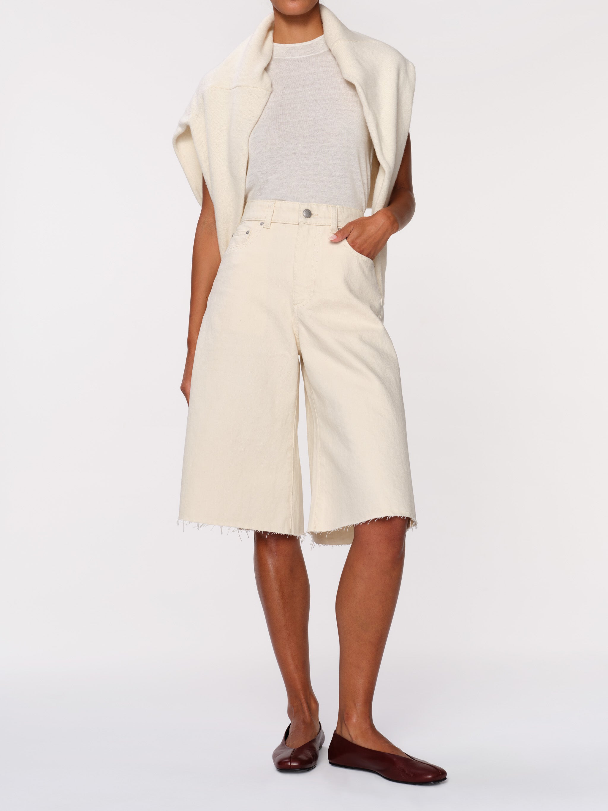 Lucila Jean Short Ultra High Rise 14