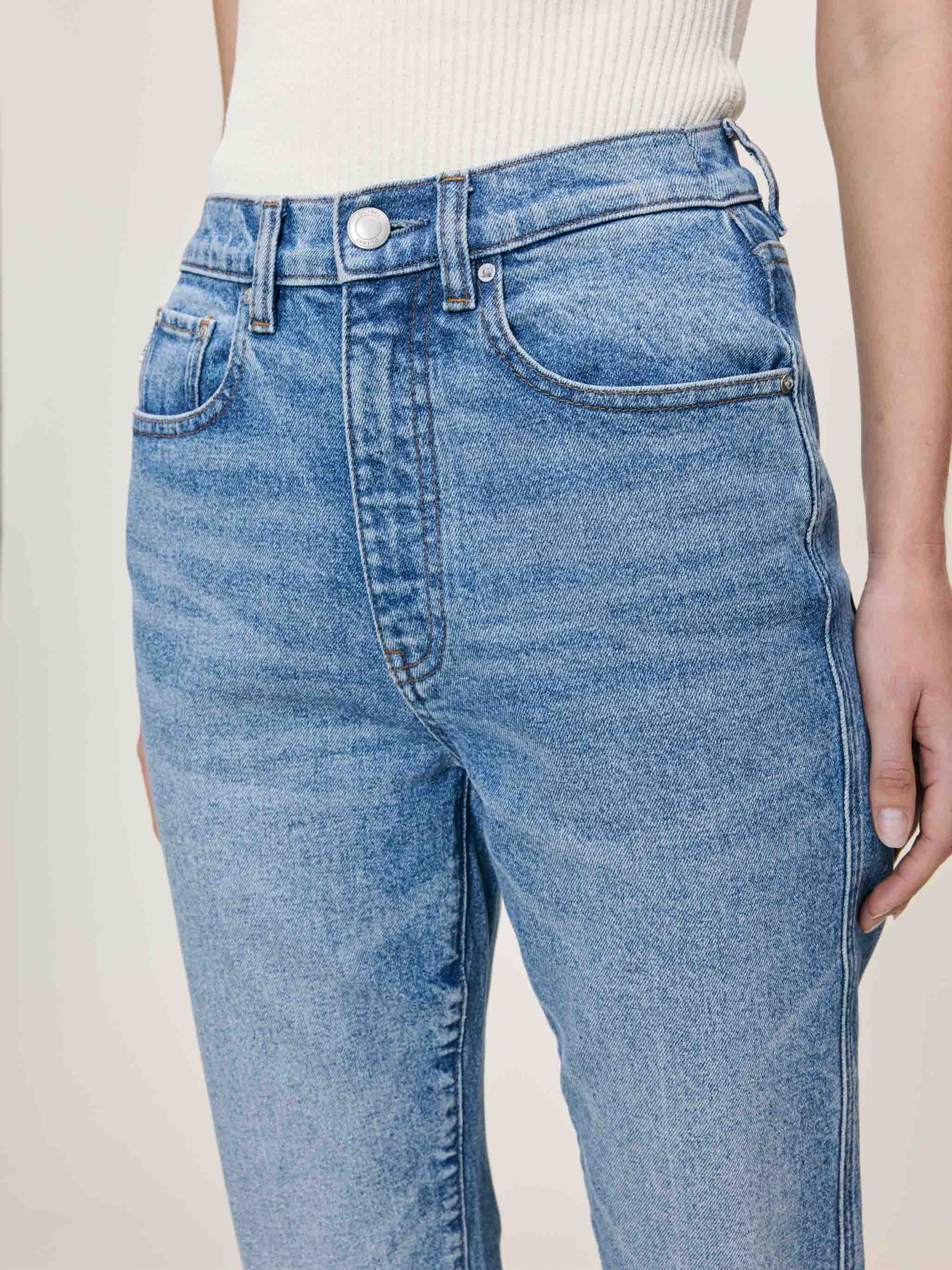 women's cigarette blue jeans