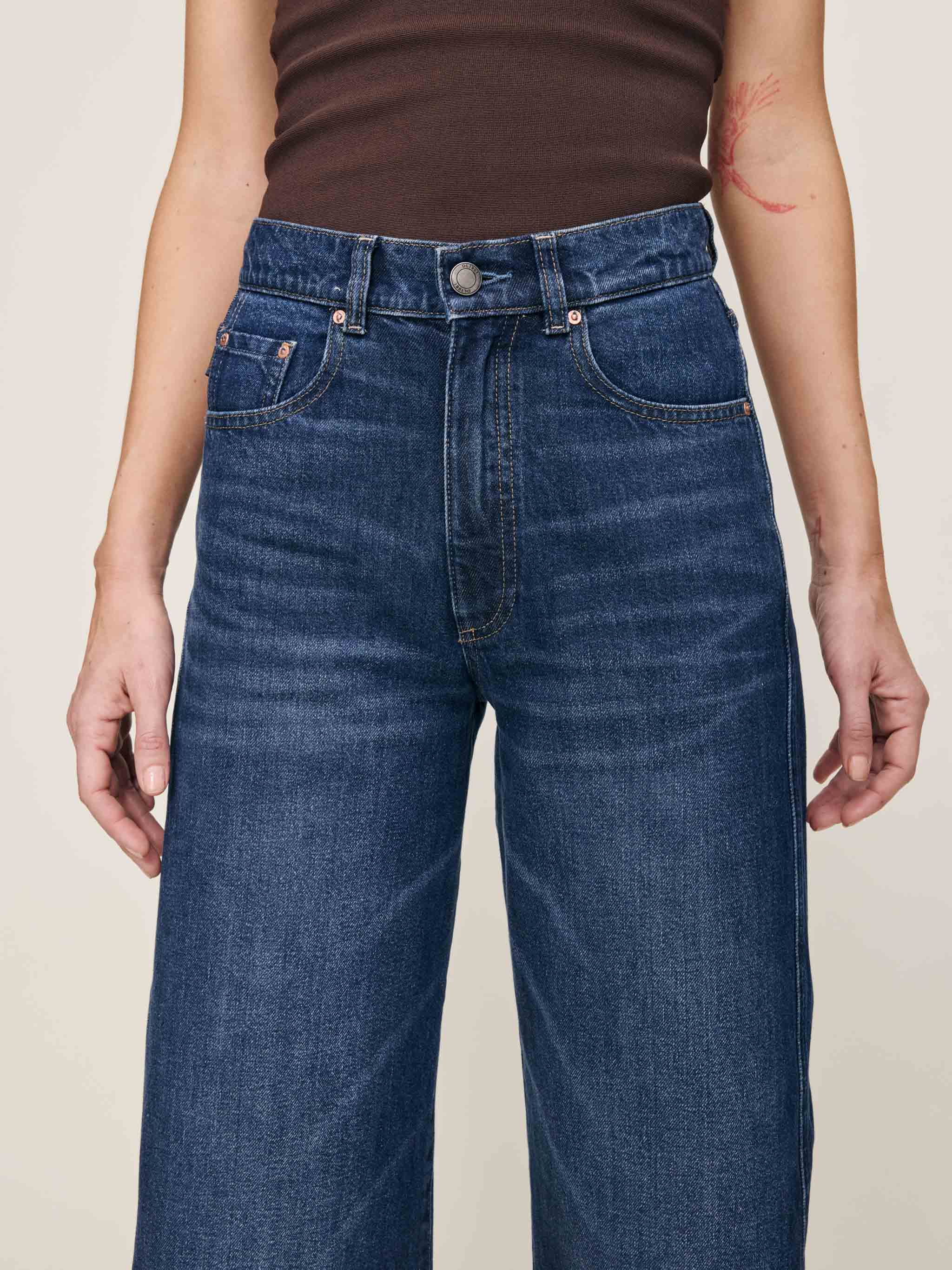 Taylor Relaxed Barrel Ultra High Rise 31