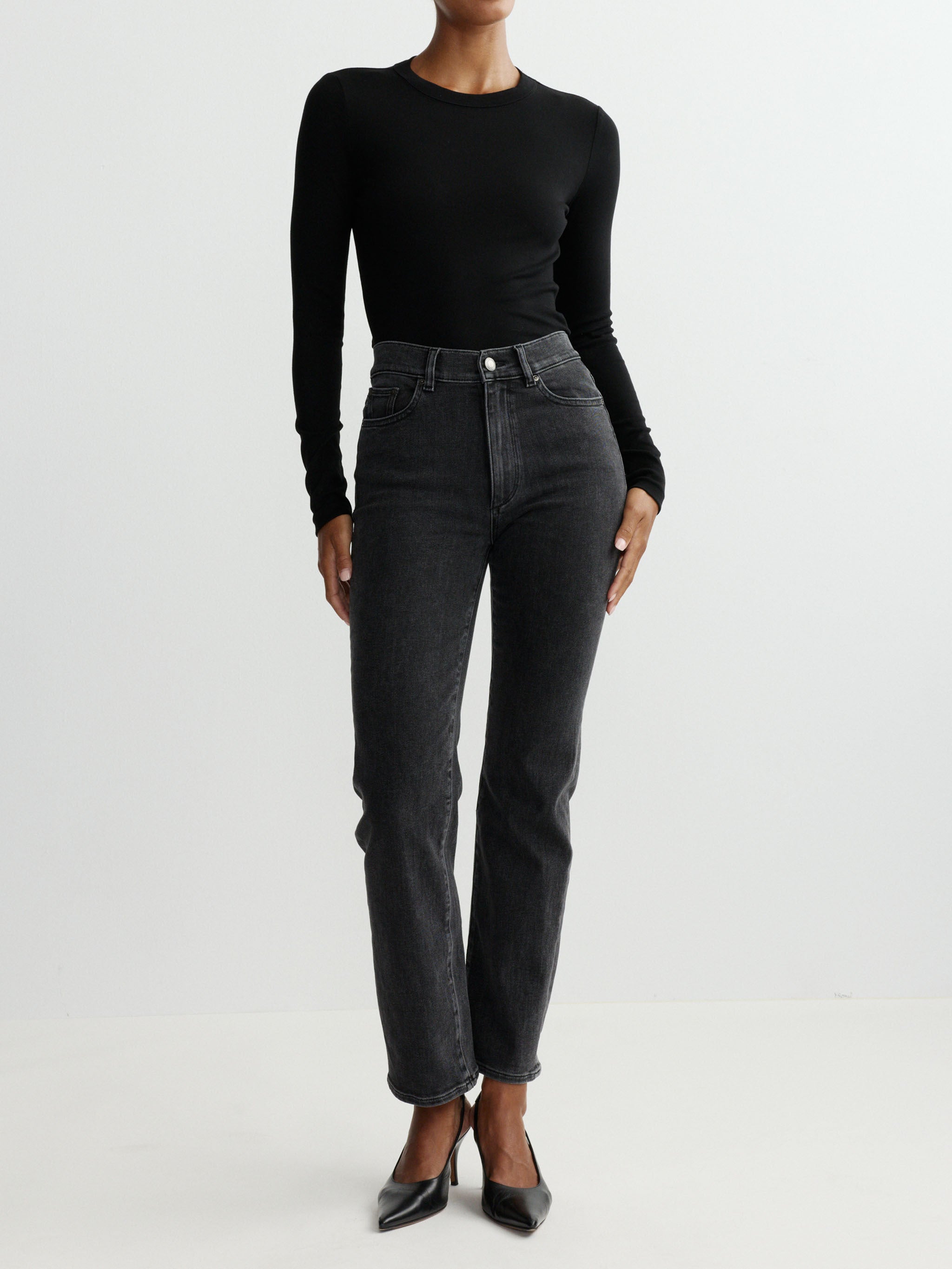 Halle Straight Petite High Rise Instasculpt™ 25.5