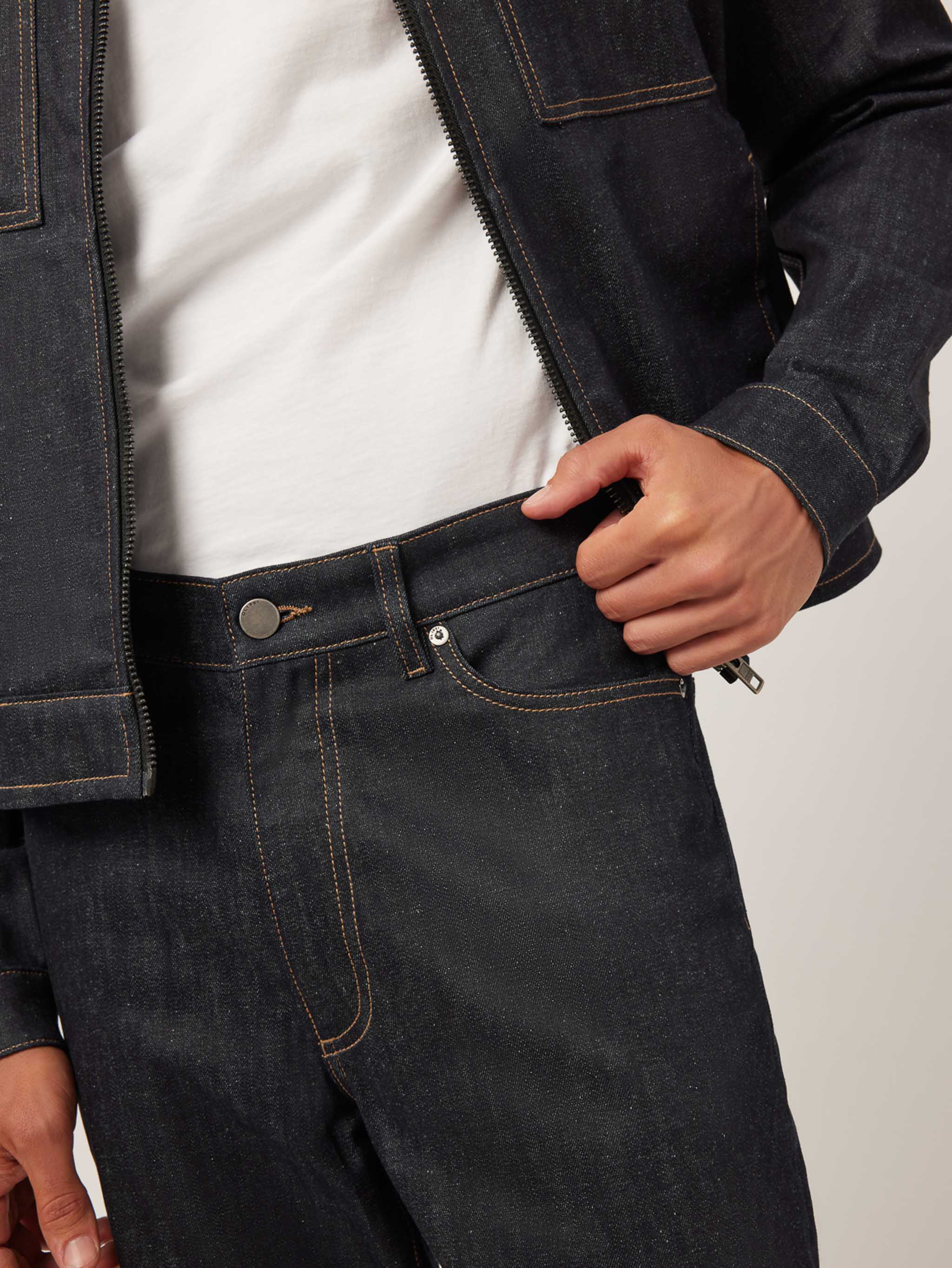 Noah Tapered Straight Jeans | Rinse Coated Cuffed