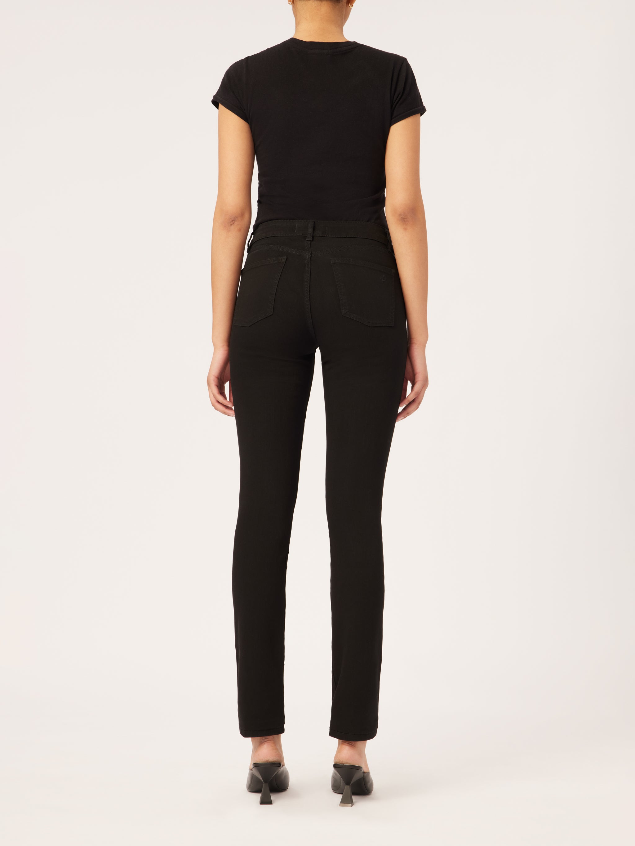 Coco Straight Mid Rise Curvy 34" | Riker