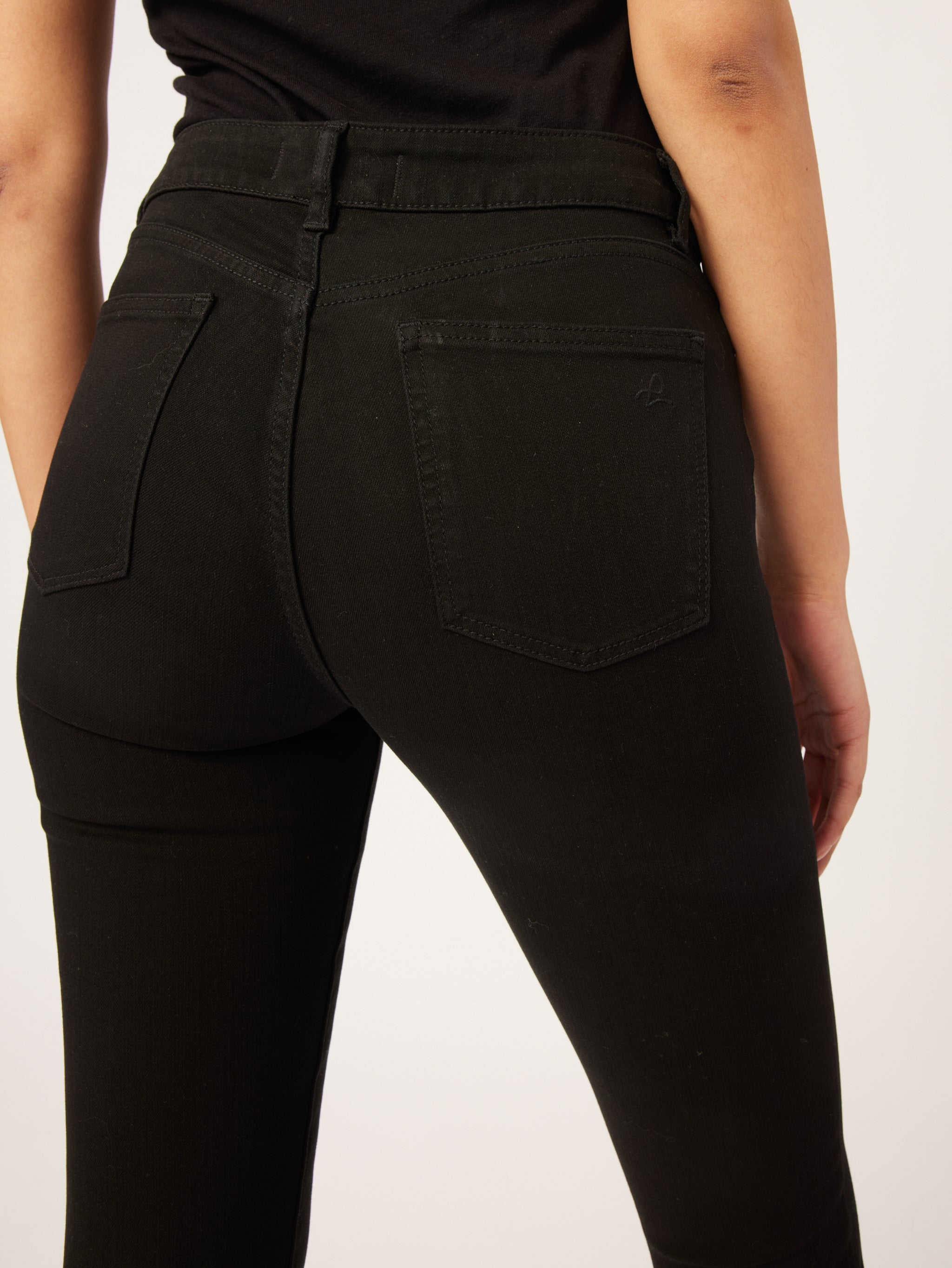 Coco Straight Mid Rise Curvy 34" | Riker