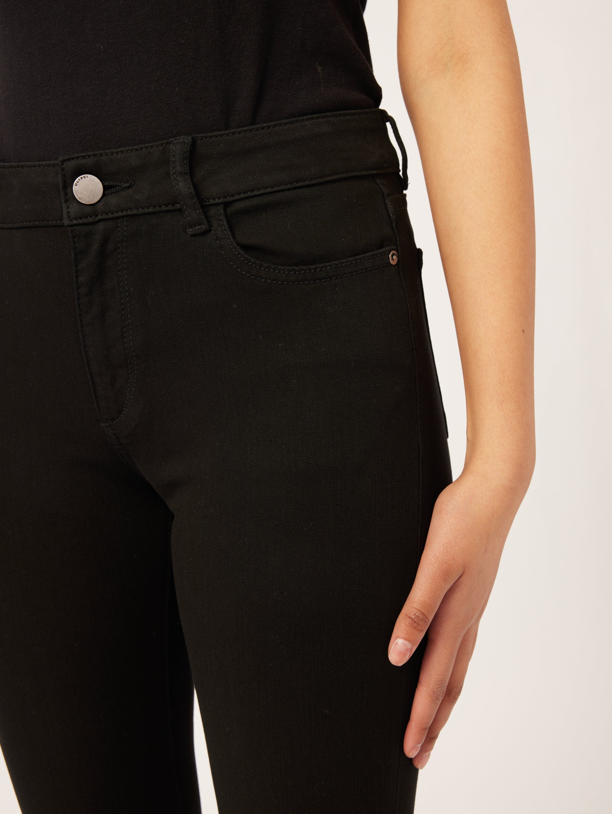Coco Straight Mid Rise Curvy 34" | Riker