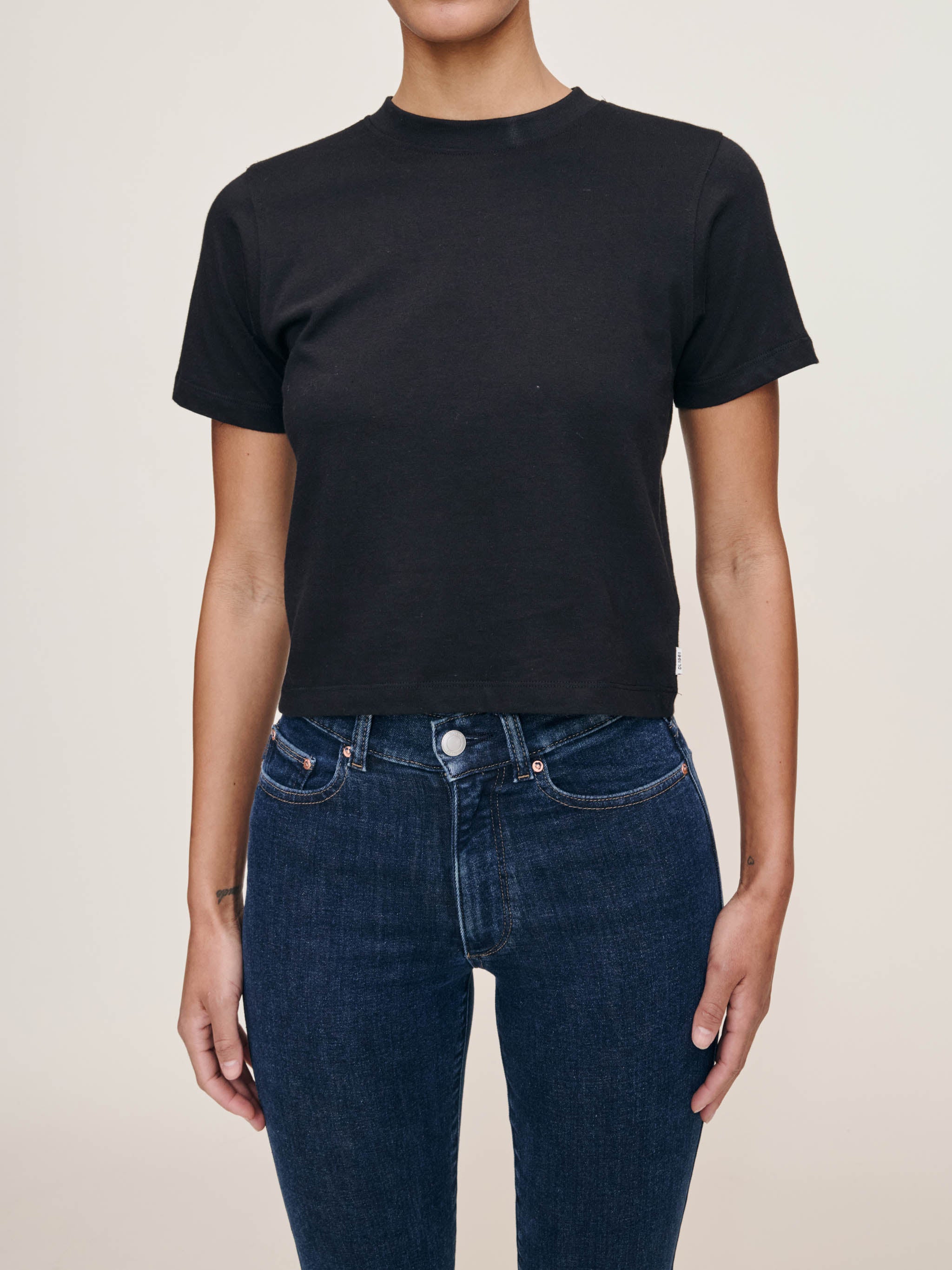 アパルトモン　【DL1961/ディーエル1961】 ESSENTIAL TEE DL1961/ディーエル1961】 Essential Tee（Tシャツ／カットソー