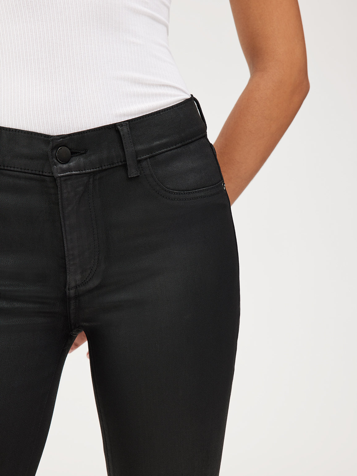 Mara Straight: Mid Rise Instasculpt Ankle | Black Coated