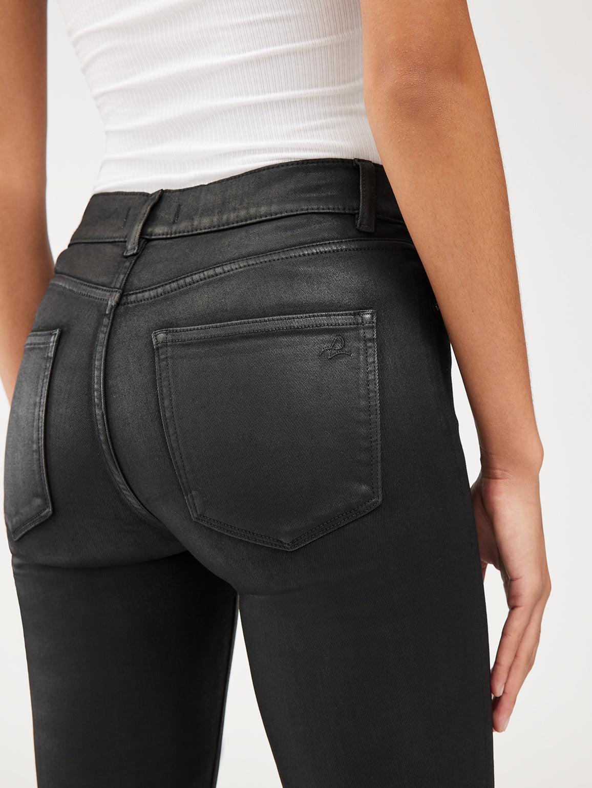 Mara Straight: Mid Rise Instasculpt Ankle | Black Coated