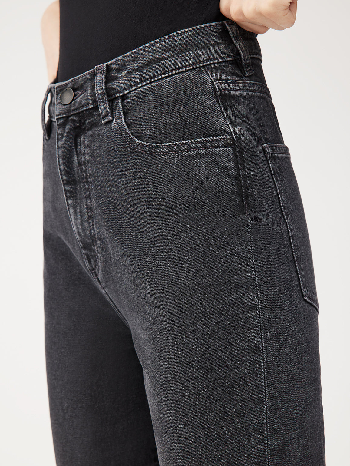 Ella Straight: Ultra High Rise Vintage 33" | Tornado