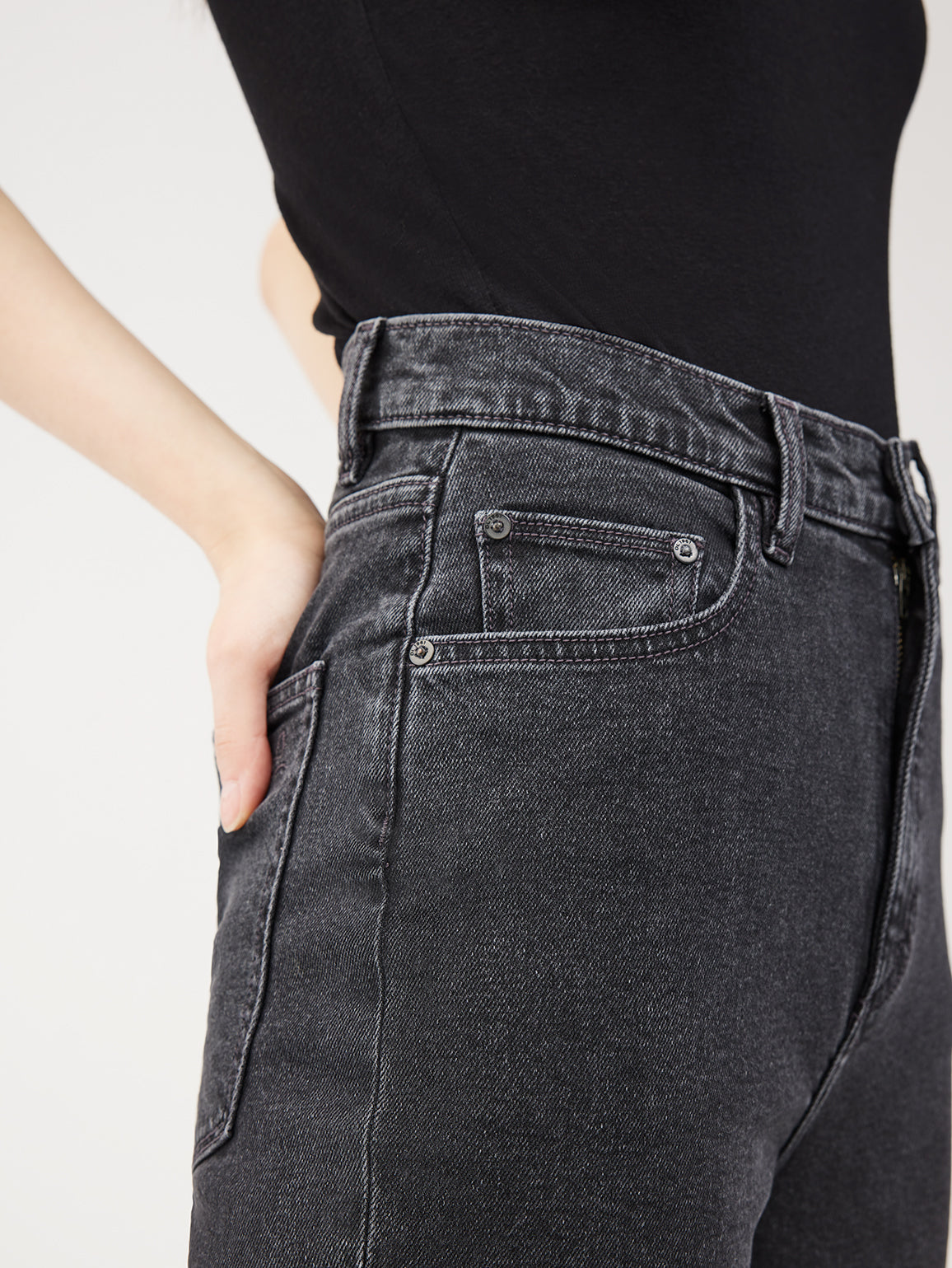 Ella Straight: Ultra High Rise Vintage 33" | Tornado