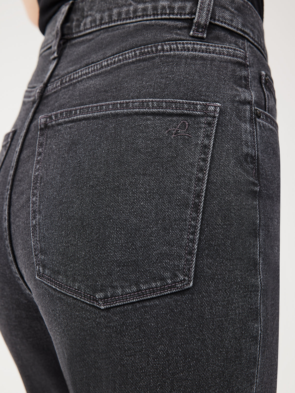 Ella Straight: Ultra High Rise Vintage 33" | Tornado