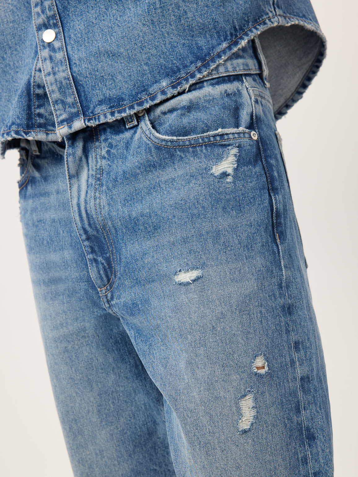 Noah Tapered Straight | Indigo Distressed