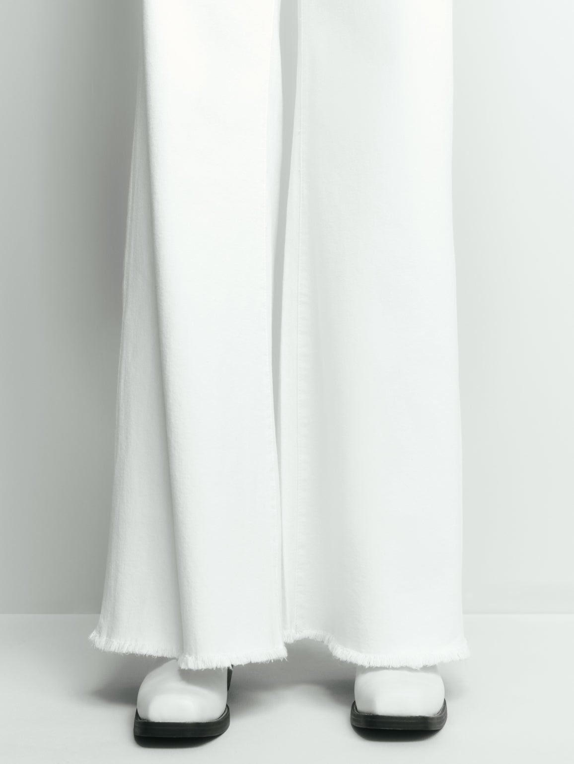 Hepburn Extra Wide Leg High Rise Vintage 33" | White